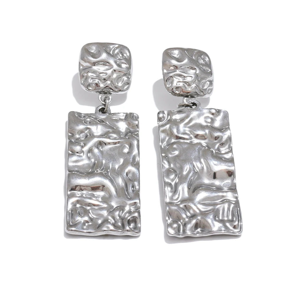 Brinco Retangular Martelado Imperiale