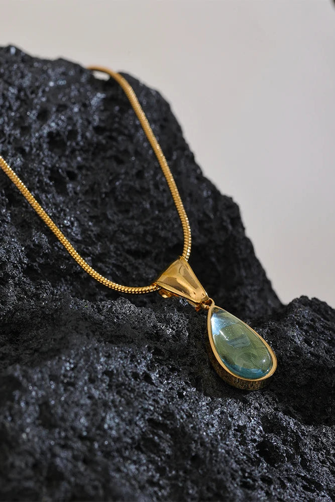 Colar Elegante Gota Serena