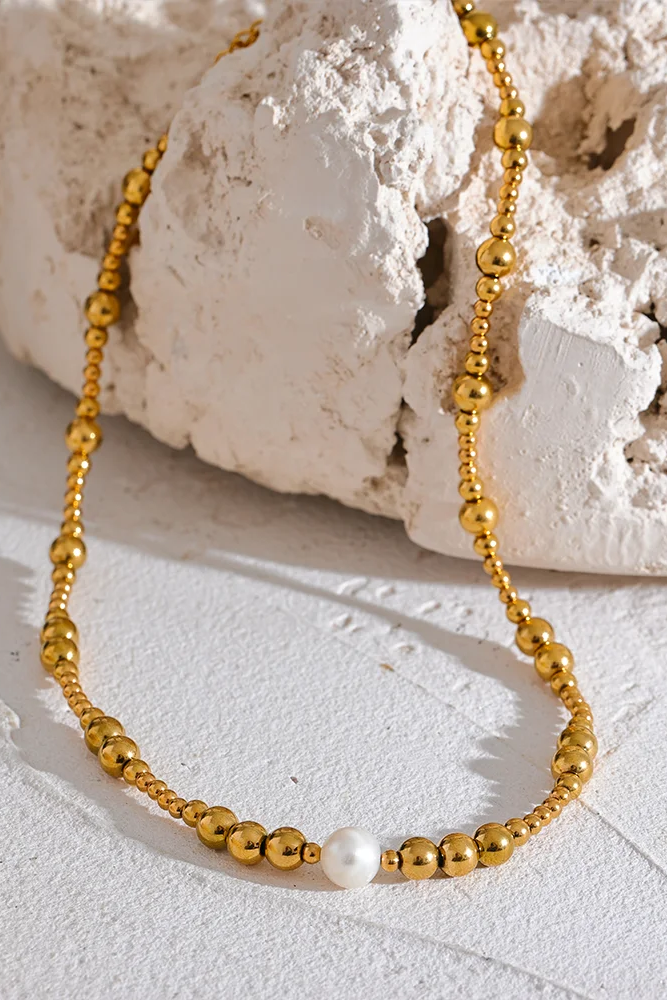 Choker Pérola Artificial com Contas Banhada Ouro 18k