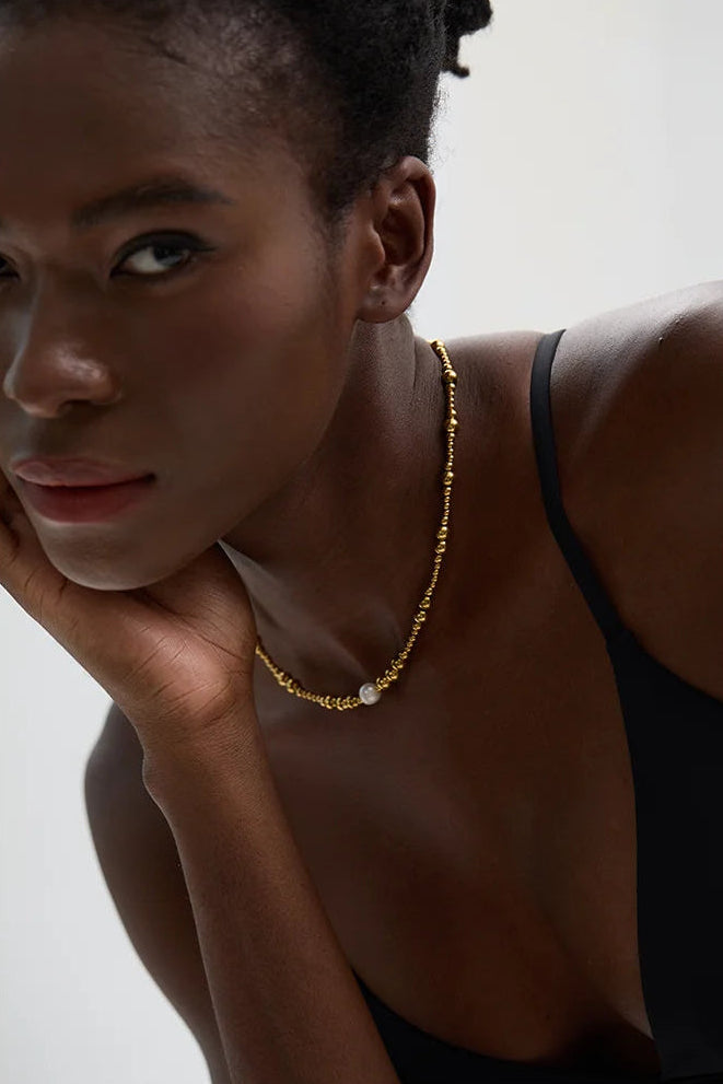 Choker Pérola Artificial com Contas Banhada Ouro 18k