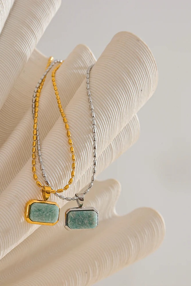 Colar com Pedra Verde